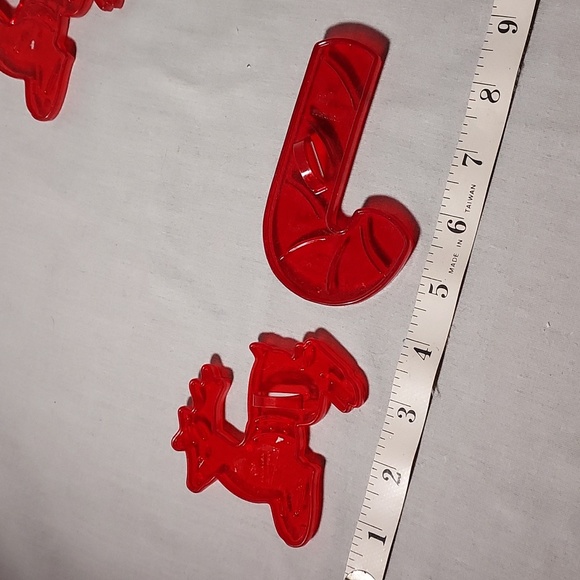 Christmas Cookie Cutters Set of 8 Candy Cane Santa Reindeer Bells Xmas Tree - Picture 11 of 12